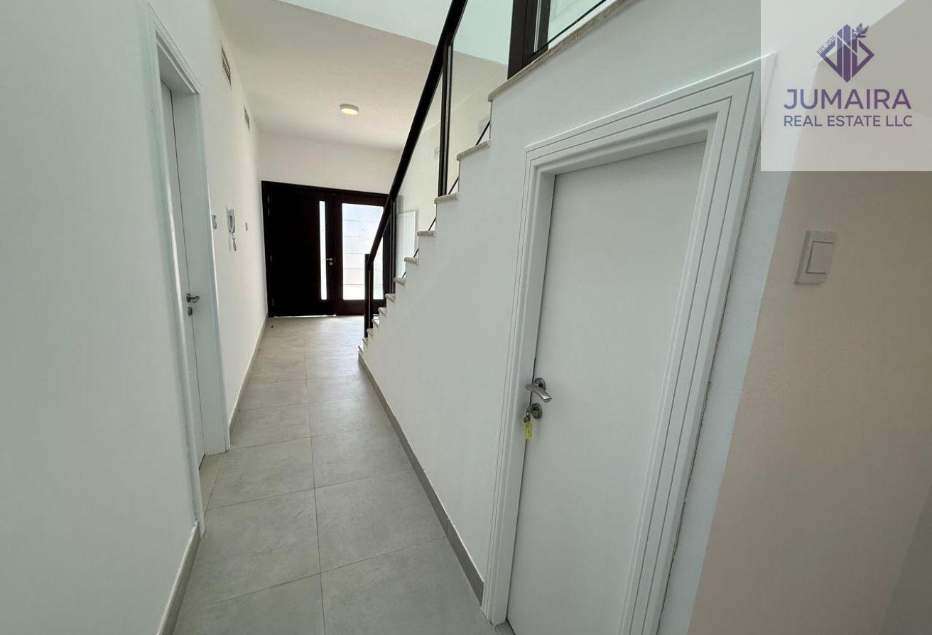Fully Upgraded | Renovated I Stylish 2BR Bermuda .