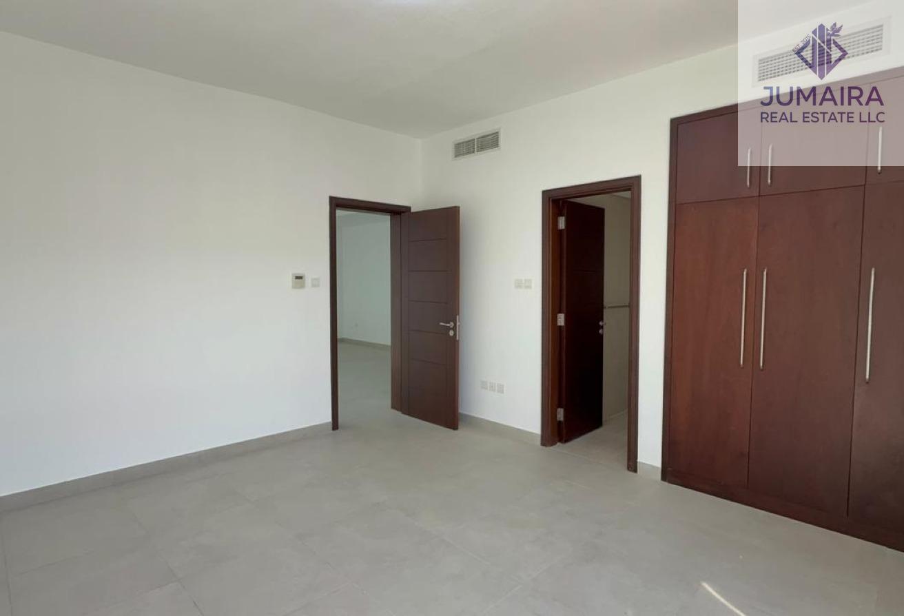 Fully Upgraded | Renovated I Stylish 2BR Bermuda .