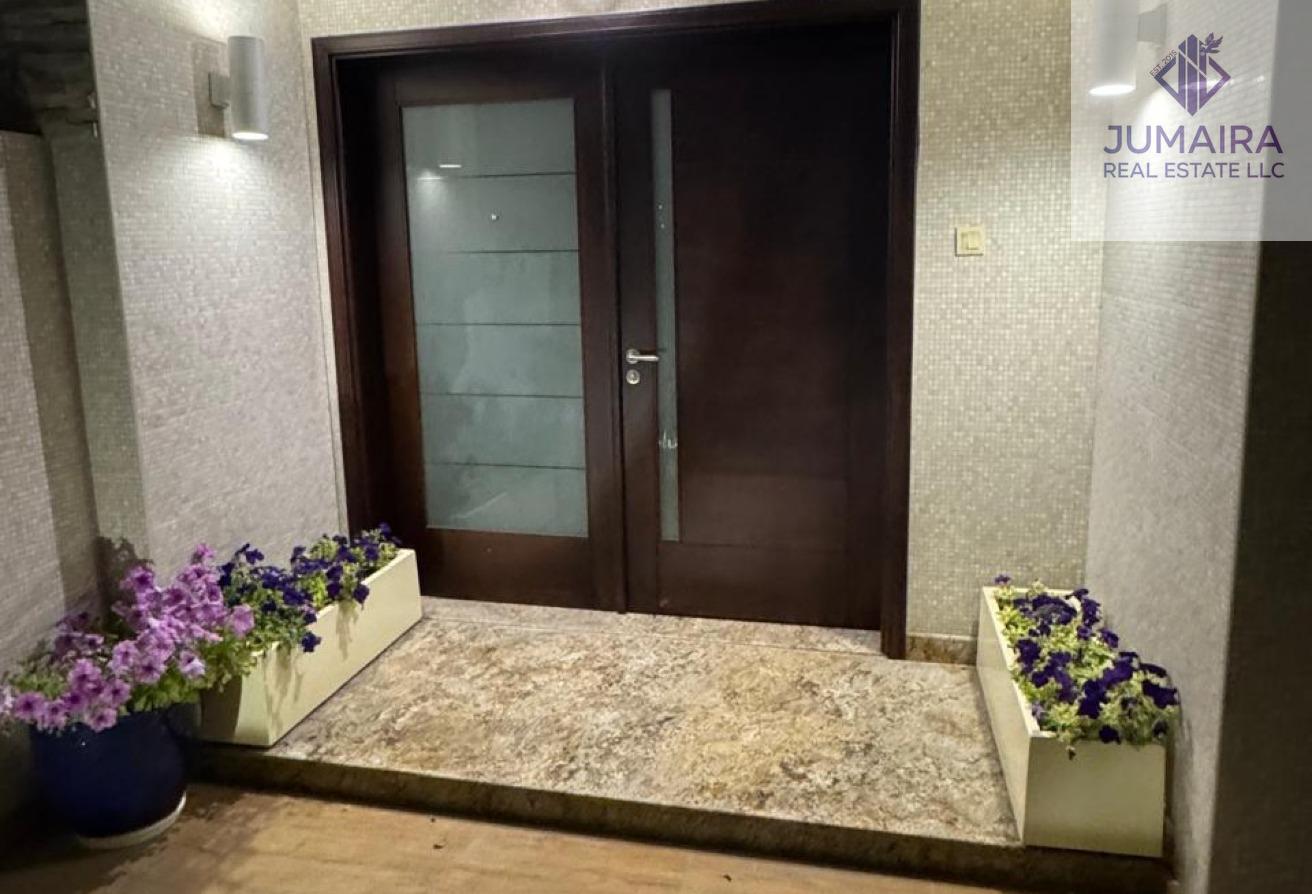 Fully Upgraded | Renovated I Stylish 2BR Bermuda .