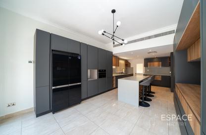 Villa - 5 Bedrooms - 5 Bathrooms for rent in Meadows 2 - Meadows - Dubai