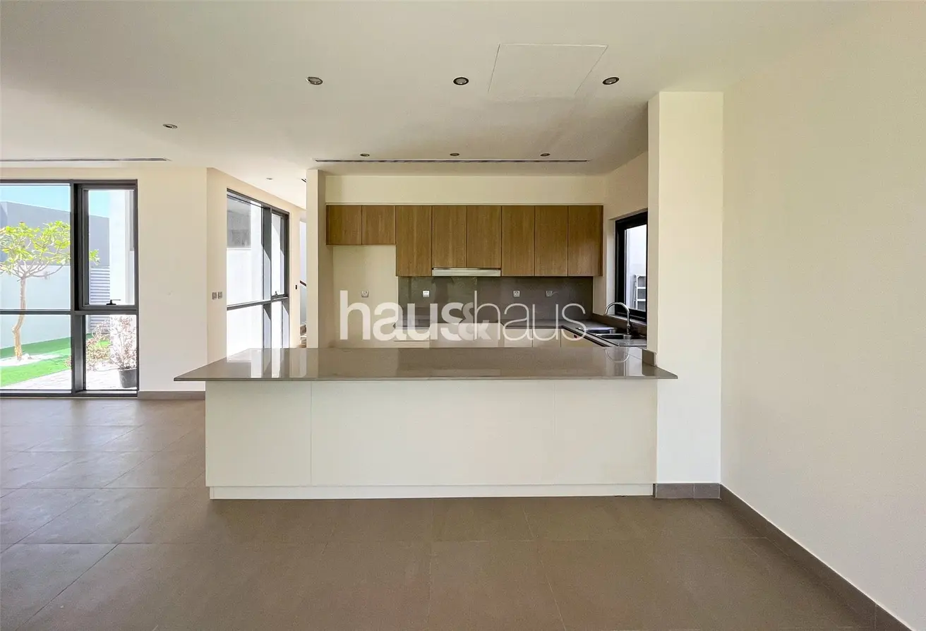 165043870 - Property Main Image