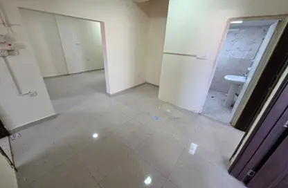 شقة - 3 غرف نوم - 2 حمامات للايجار في مساكن كورنيش عجمان - طريق كورنيش عجمان - عجمان