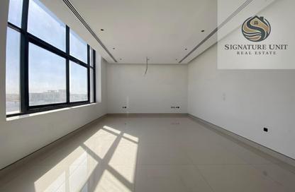 Villa - 5 Bedrooms - 7 Bathrooms for rent in Al Aweer 1 - Al Aweer - Dubai