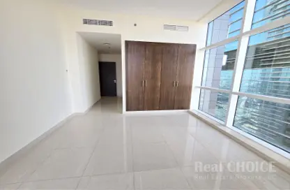 شقة - 3 غرف نوم - 4 حمامات للايجار في برج دوجا - شارع الشيخ زايد - دبي