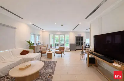 فيلا - 3 غرف نوم - 5 حمامات للبيع في ديستركت 7 - جميرا بارك - دبي