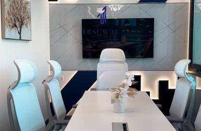 Business Centre - Studio - 7 Bathrooms for rent in Dar Al Salam Building - Corniche Road - Abu Dhabi