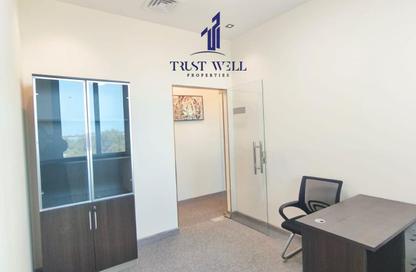 Business Centre - Studio - 7 Bathrooms for rent in Dar Al Salam Building - Corniche Road - Abu Dhabi