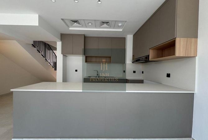 77392900 - Property Image 2