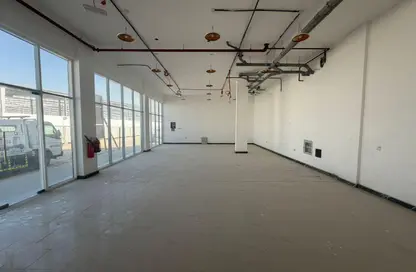 Factory - Studio - 3 Bathrooms for rent in Al Sajaa S - Al Sajaa - Sharjah