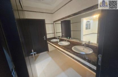 Villa - 5 Bedrooms - 7+ Bathrooms for rent in Al Mowaihat 1 - Al Mowaihat - Ajman