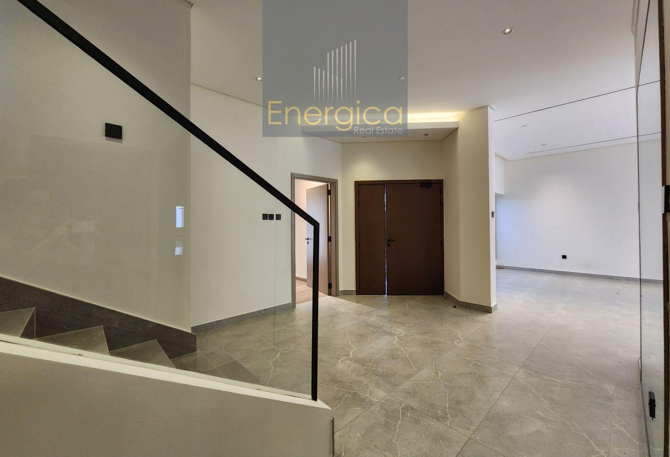 Attractive 4BR Villa | Private Pool And Garden photo 10