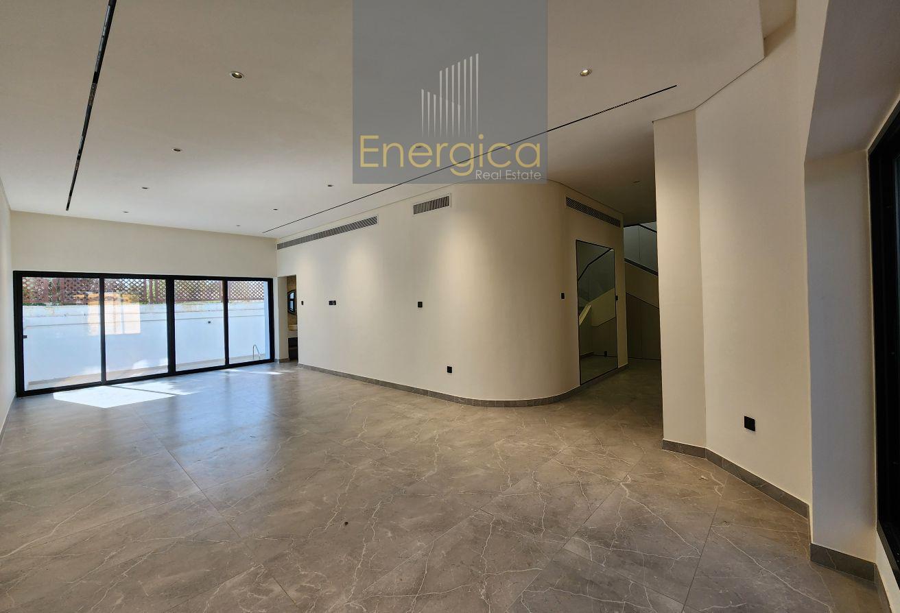 Attractive 4BR Villa | Private Pool And Garden photo 5