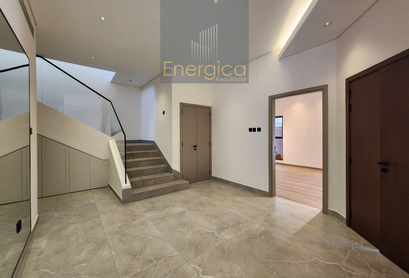 Attractive 4BR Villa | Private Pool And Garden photo 9