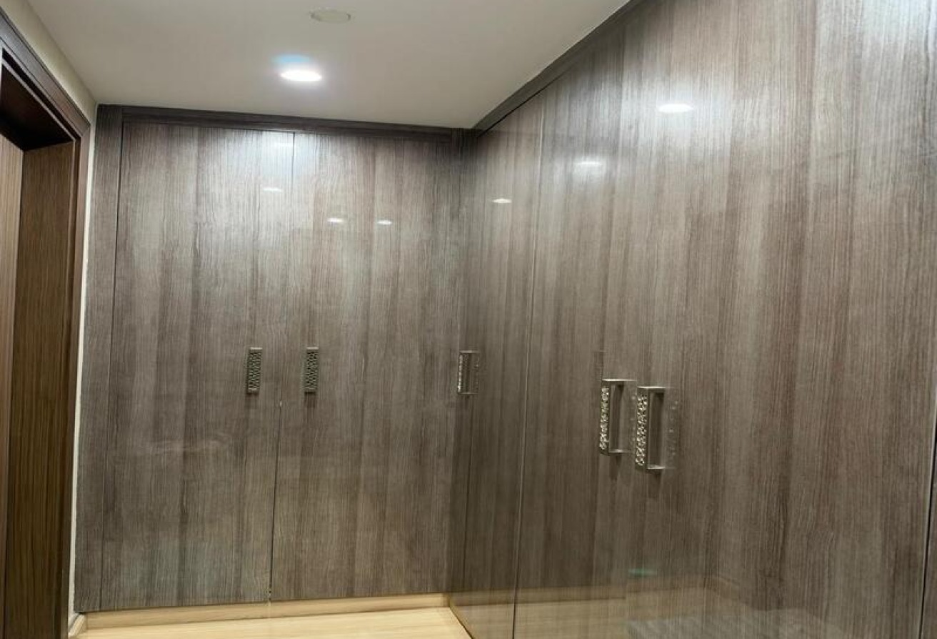 Higher Floor| Lake and Sea View | UPGRADED UNIT gallery image