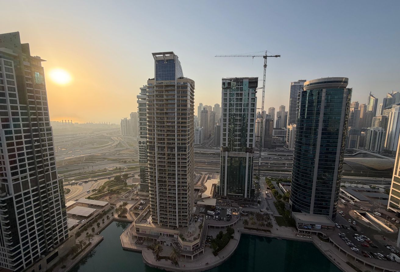 Higher Floor| Lake and Sea View | UPGRADED UNIT