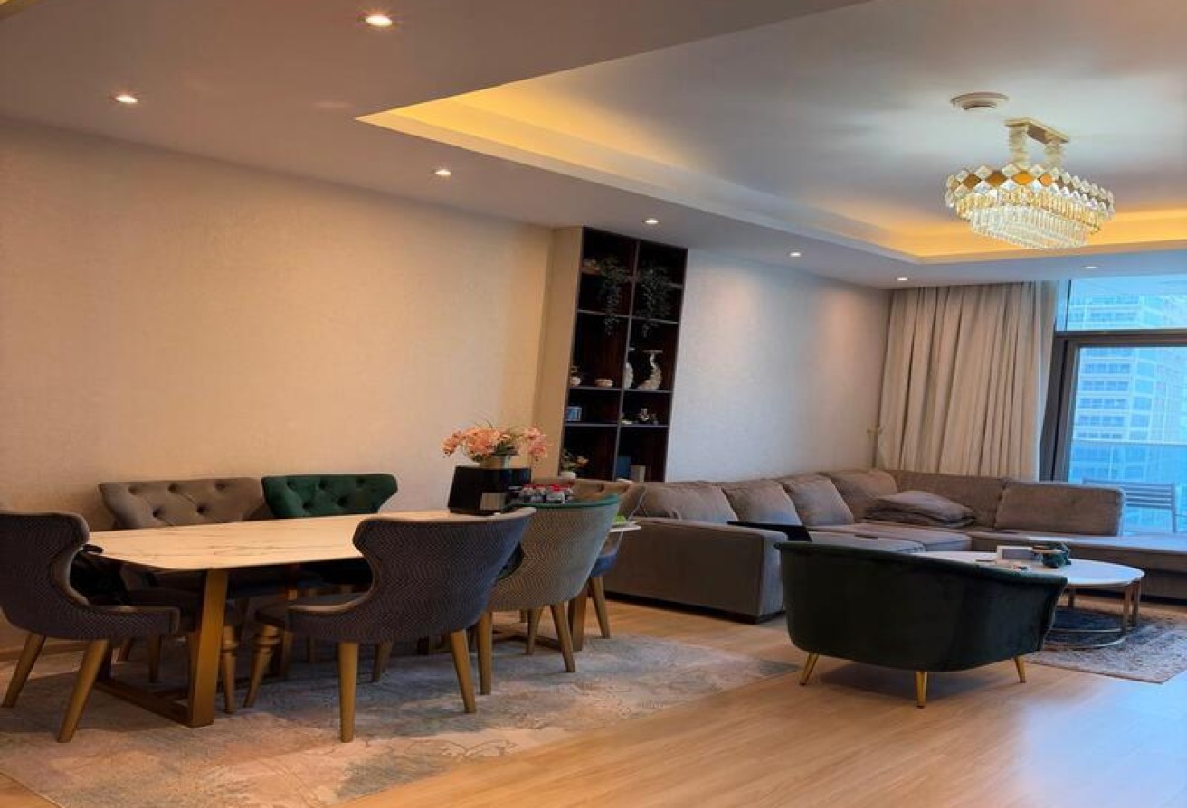 Higher Floor| Lake and Sea View | UPGRADED UNIT gallery image