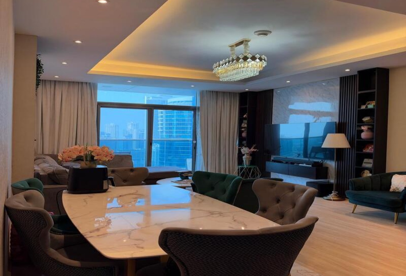 Higher Floor| Lake and Sea View | UPGRADED UNIT gallery image