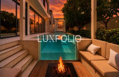 Townhouse - 5 Bedrooms - 6 Bathrooms for sale in Jumeirah Luxury - Jumeirah Golf Estates - Dubai