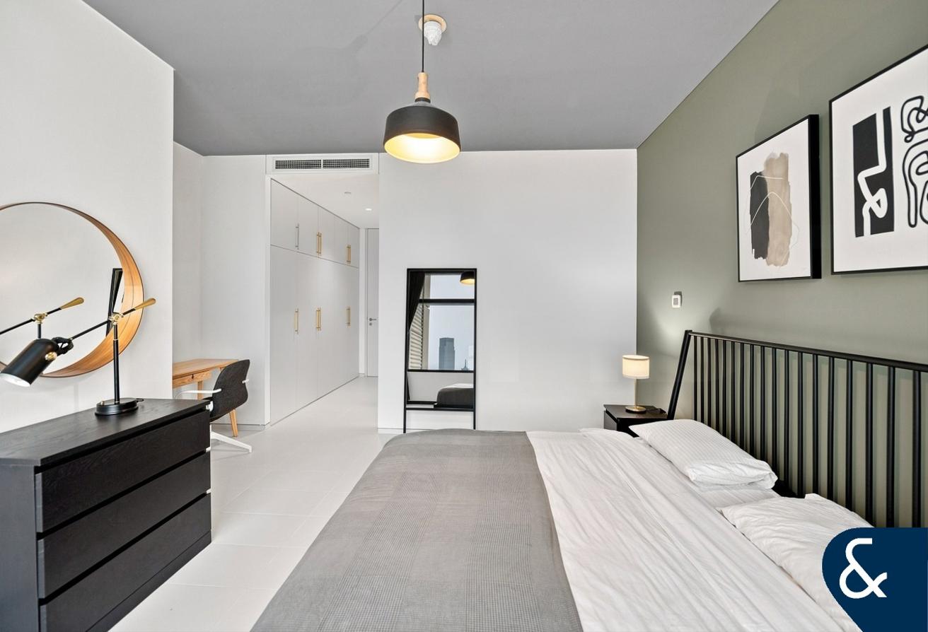 High Floor | AVAILABLE NOW | Sea & DIFC View photo 16