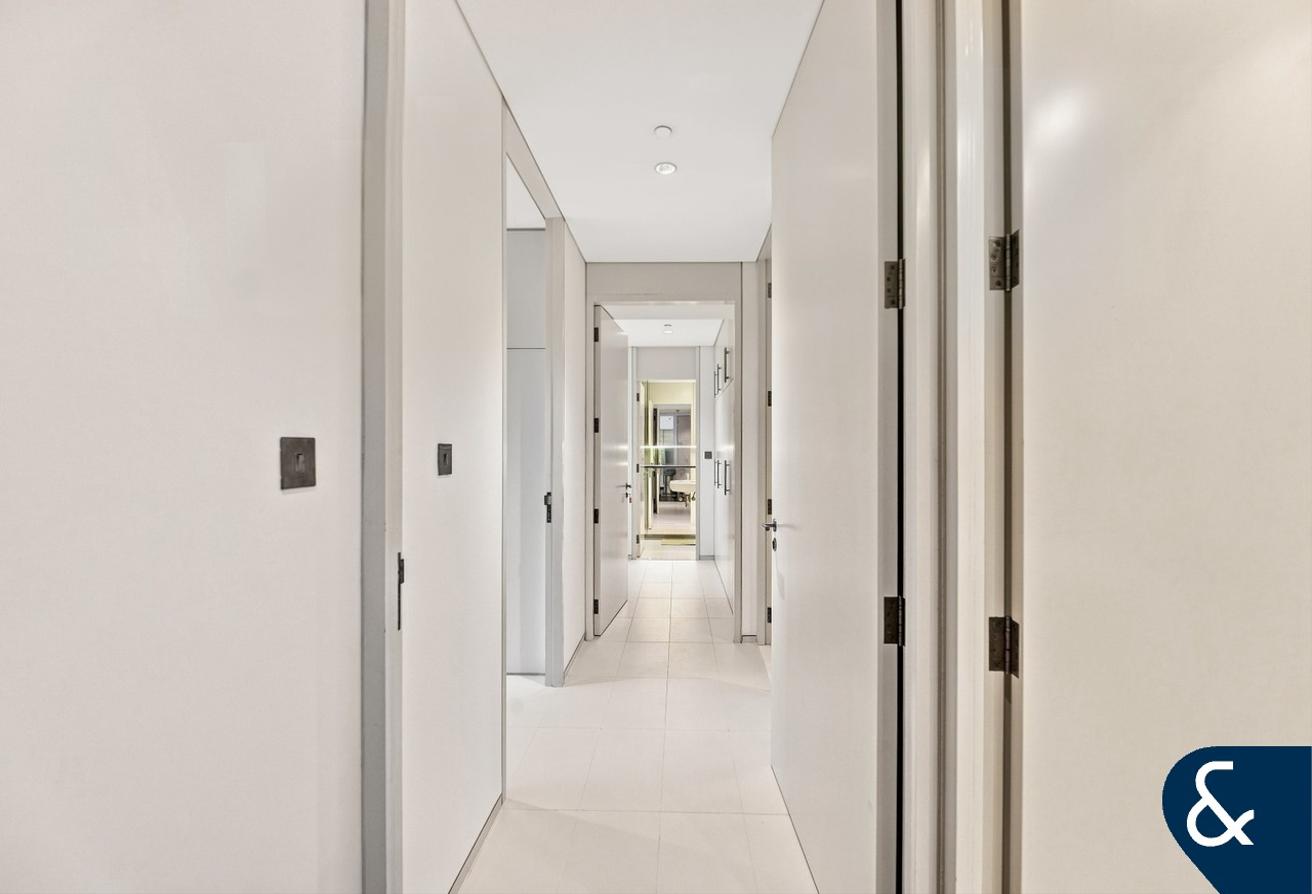 High Floor | AVAILABLE NOW | Sea & DIFC View photo 7