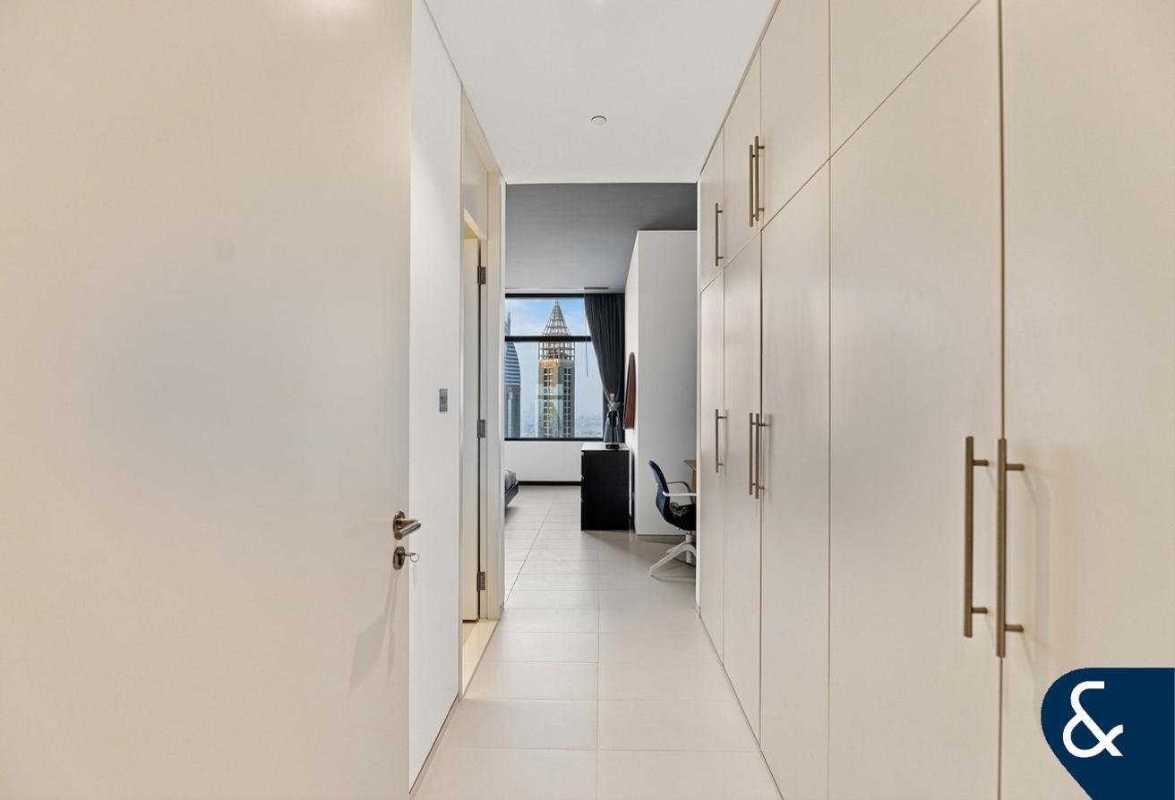 High Floor | AVAILABLE NOW | Sea & DIFC View photo 10