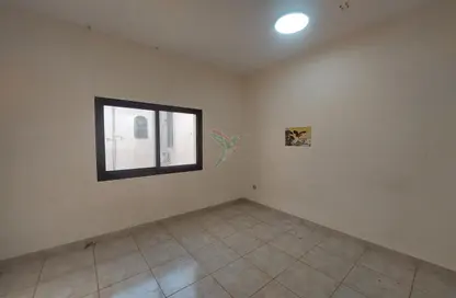 Apartment - 3 Bedrooms - 4 Bathrooms for rent in Hai Al Qalaa - Al Jaheli - Al Ain