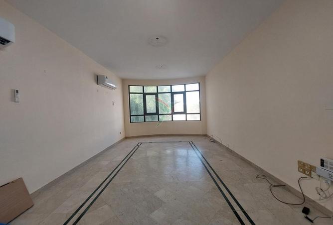 67431232 - Property Image 2