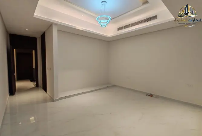 145962560 - Property Image 3
