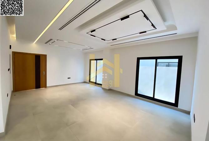 77398234 - Property Image 3