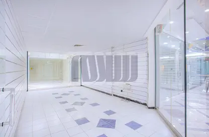 Retail - Studio for rent in Al Salam Centre - Naif - Deira - Dubai