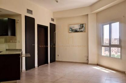 Apartment - Studio - 1 Bathroom for rent in Al Thamam - Remraam - Dubai