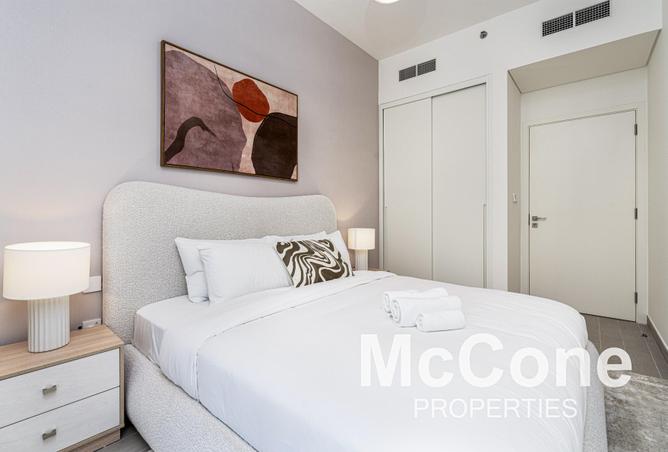 Nicely Furnished | Pool View | Vacant Asap photo 3