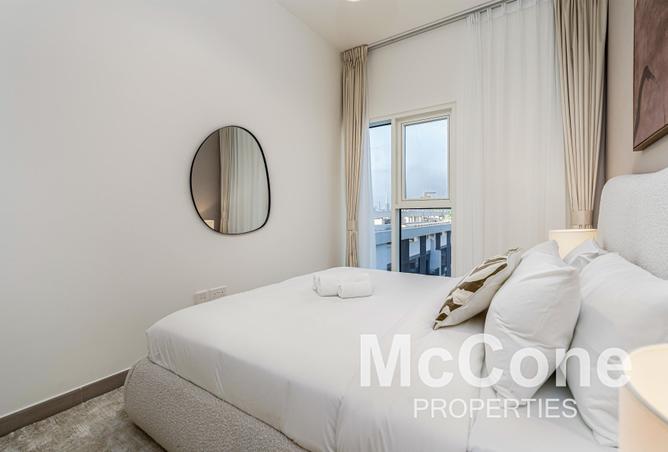 Nicely Furnished | Pool View | Vacant Asap photo 2