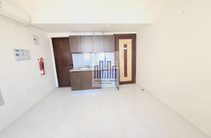 Apartment - Studio - 1 Bathroom for rent in GGICO Building Moweilah - Muwaileh Commercial - Sharjah