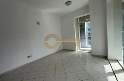 شقة - غرفة نوم - 2 حمامات للايجار في تفريعة القنال 1 - أبراج الجولف - مدينة دبي الرياضية - دبي