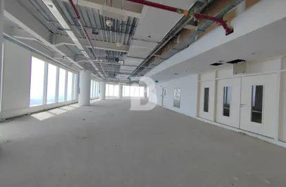 طابق كامل - استوديو للايجار في بوابة الخليج - الخليج التجاري - دبي