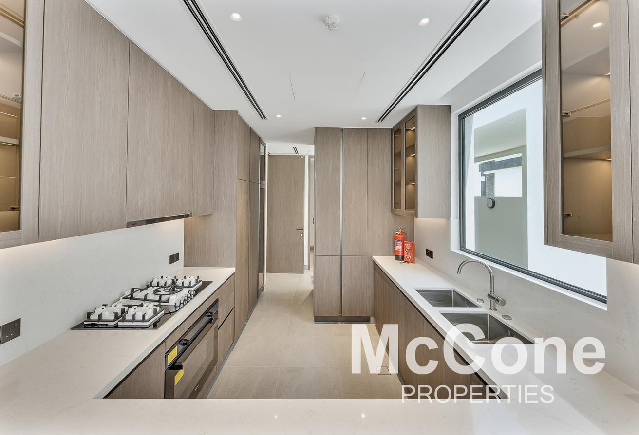 Brand New | Large Plot | Prime Location photo 5