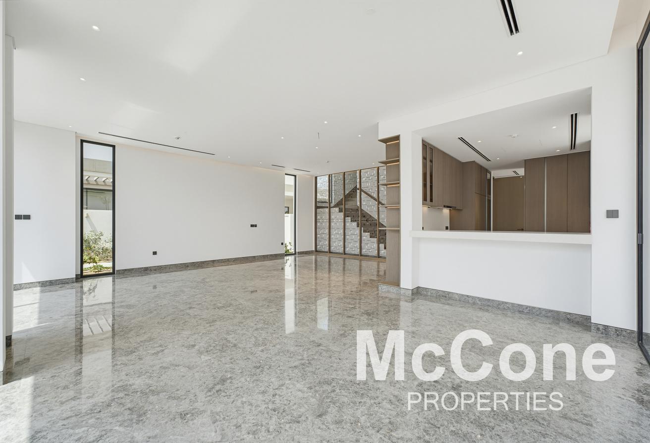 Brand New | Large Plot | Prime Location photo 4