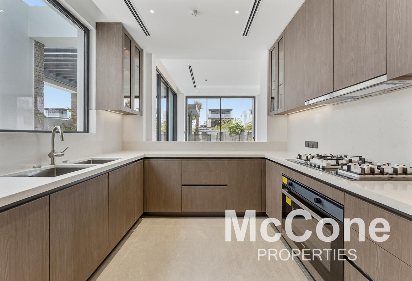 Brand New | Large Plot | Prime Location photo 6