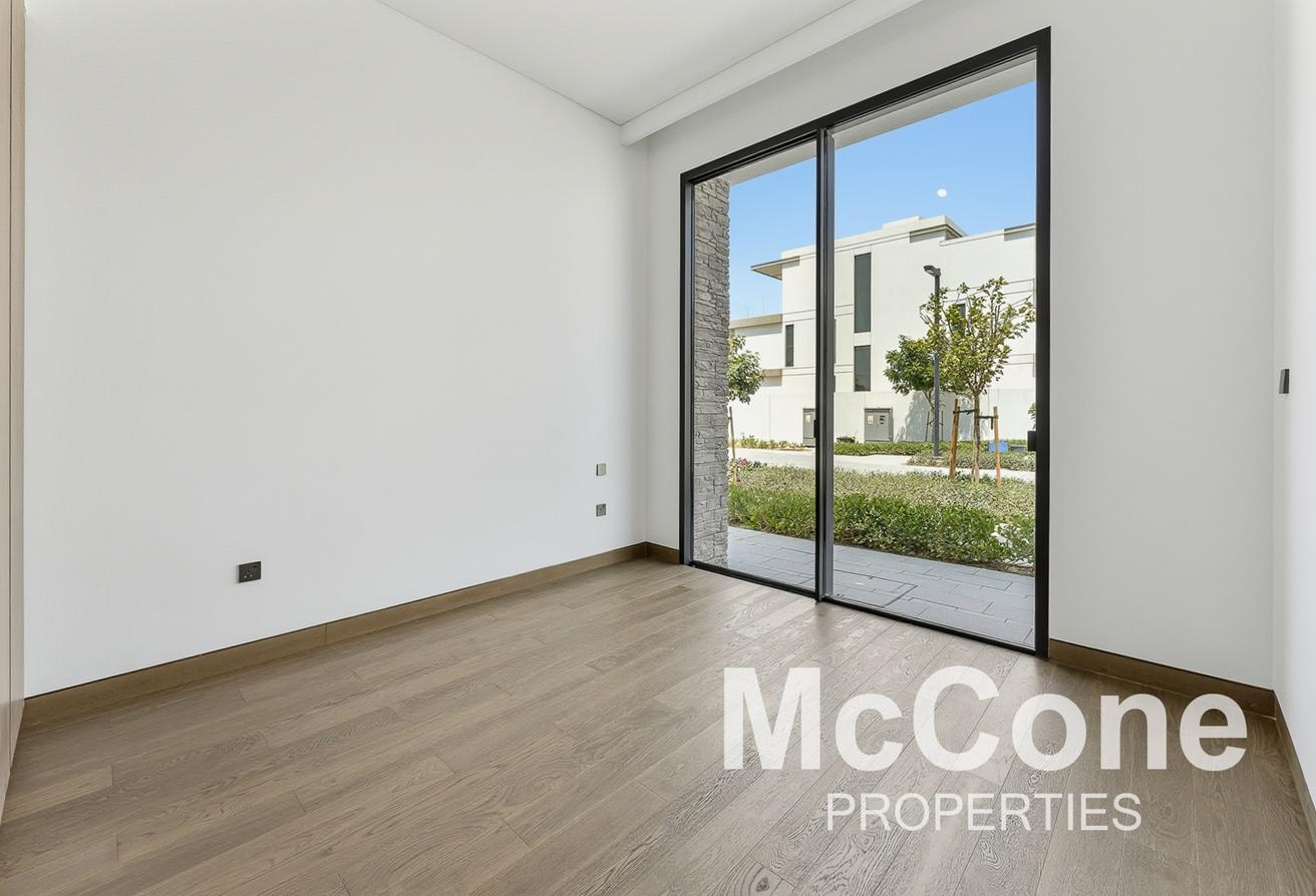 Brand New | Large Plot | Prime Location photo 7