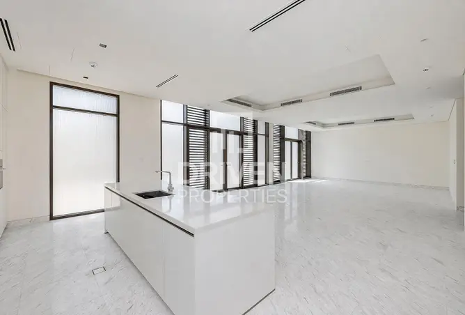 150008002 - Property Image 2
