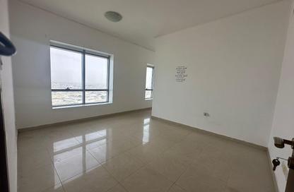 Apartment - 1 Bedroom - 2 Bathrooms for rent in Al Wahda Building - Al Majaz 2 - Al Majaz - Sharjah