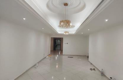 Apartment - 2 - 4 for sale in Al Khan Corniche - Al Khan - Sharjah