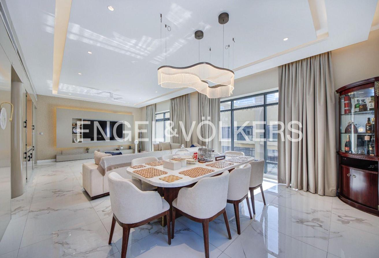 Fully furnished | Huge Layout | 2 Parkings photo 6
