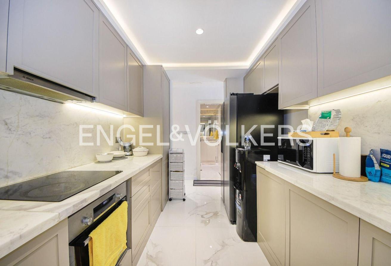 Fully furnished | Huge Layout | 2 Parkings photo 10