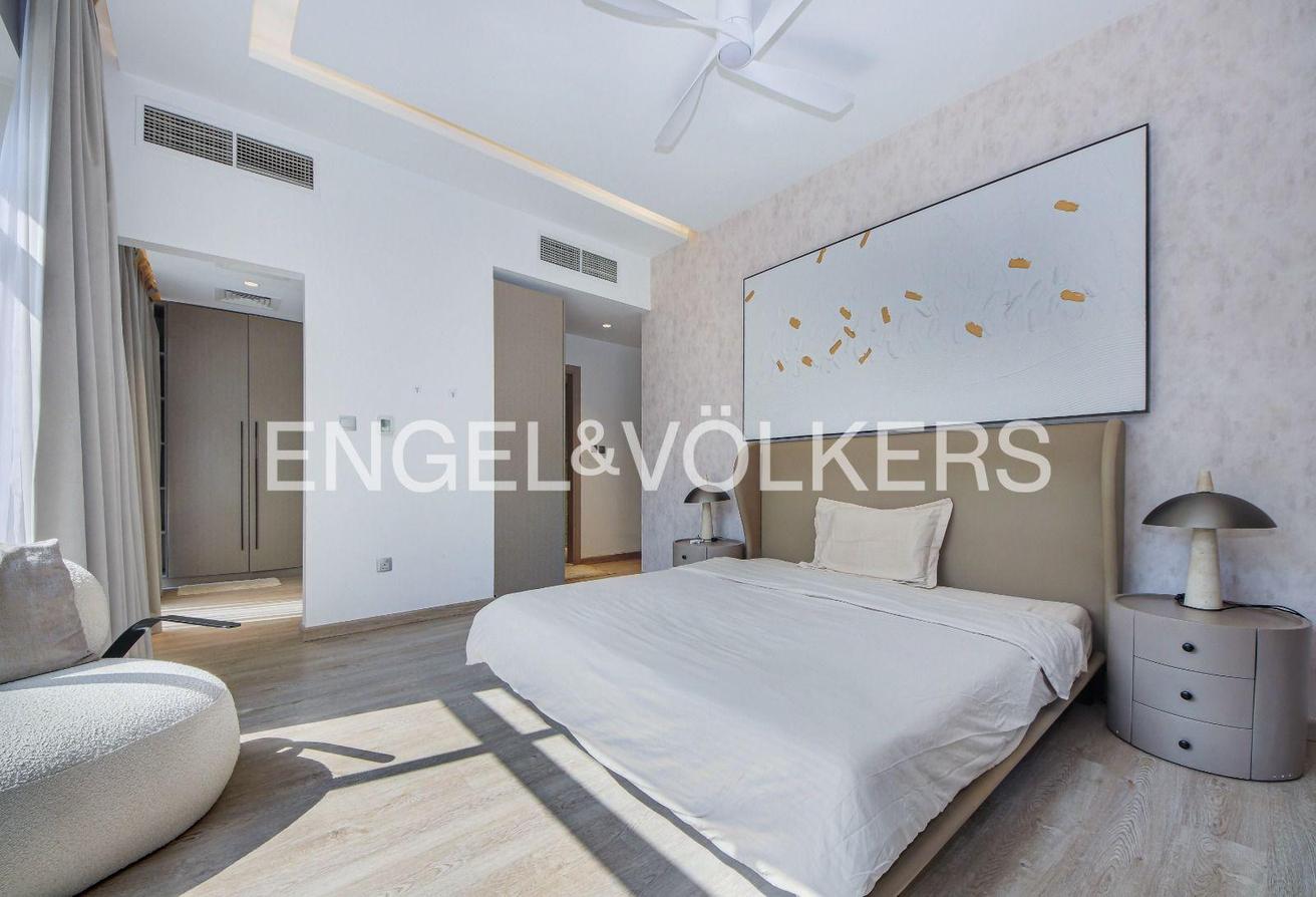 Fully furnished | Huge Layout | 2 Parkings photo 15