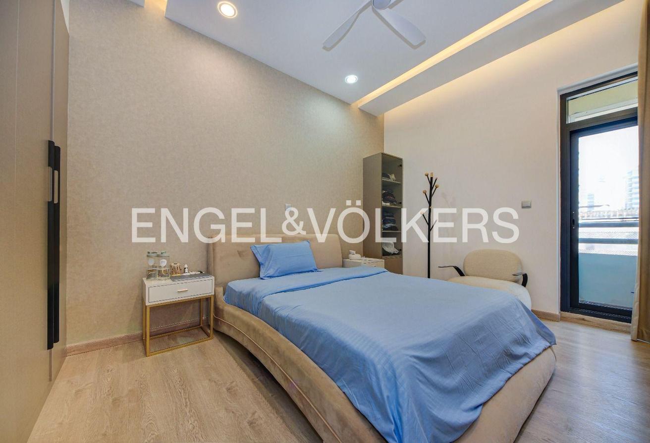 Fully furnished | Huge Layout | 2 Parkings photo 18