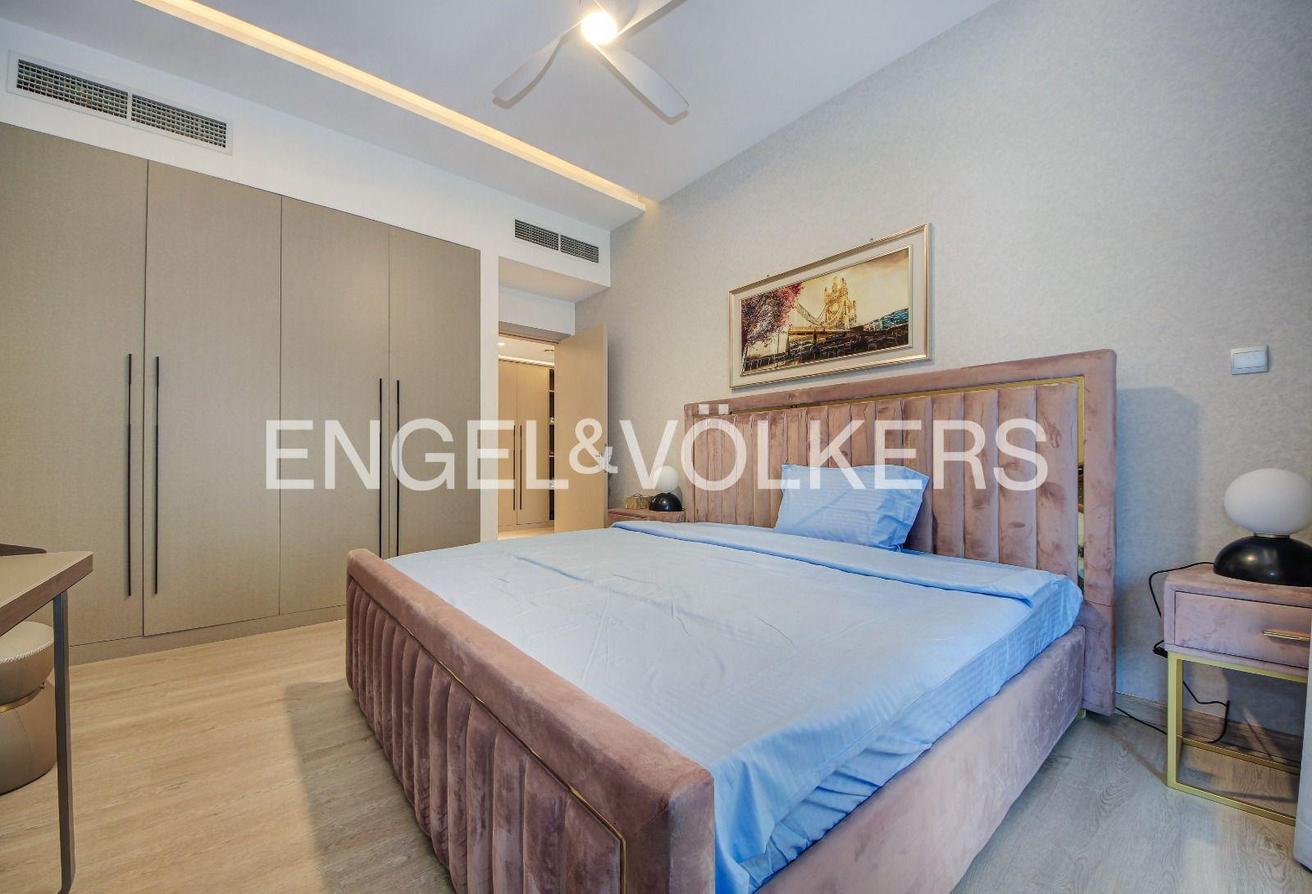 Fully furnished | Huge Layout | 2 Parkings photo 17