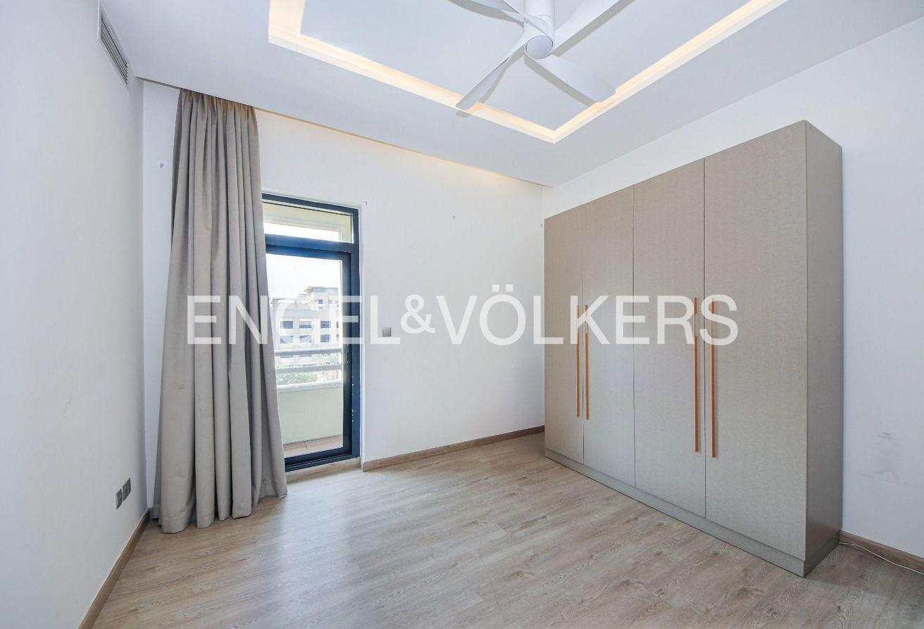 Fully furnished | Huge Layout | 2 Parkings photo 11