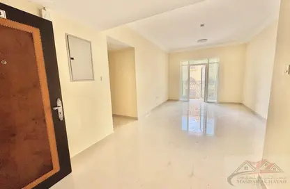 شقة - 2 غرف نوم - 3 حمامات للايجار في مجمع مويلح - تجارية مويلح - الشارقة